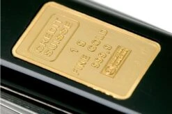 Victorinox Classic Gold Ingot 1gr 0.6203.87 Swiss Pocket Knife -Victorinox || Böker || DMT Sales VT0 6203 87 04 victorinox