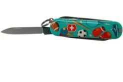 Victorinox Classic SD Sports World Limited Edtion 2020 0-6223-L2010 Swiss Pocket Knife -Victorinox || Böker || DMT Sales VT0 6223 L2010 03 victorinox