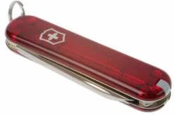 Victorinox Classic SD Translucent Red 0.6223.T Swiss Pocket Knife 22 Victorinox Classic SD Translucent Red 0.6223.T Swiss Pocket Knife -Victorinox || Böker || DMT Sales VT0 6223 T 04 victorinox classic sd transparant rood vt0 6223 t d4